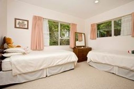 Photo of property in 12 Carl Place, Unsworth Heights, Auckland, 0632