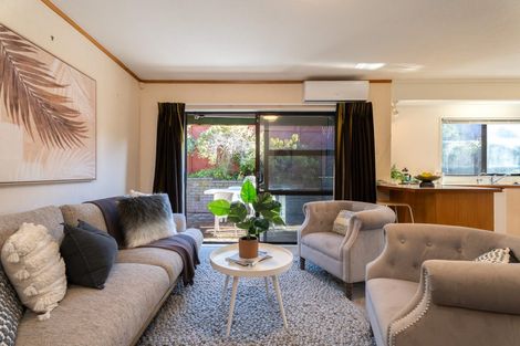 Photo of property in 8 Maywood Grove, Churton Park, Wellington, 6037