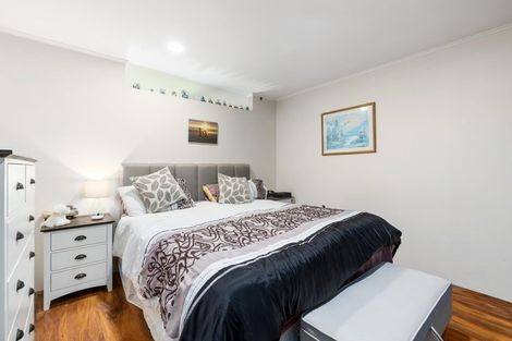 Photo of property in 53 Sunset Road, Totara Vale, Auckland, 0632