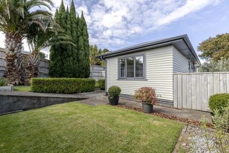Photo of property in 1 Ranfurly Street, Frankleigh Park, New Plymouth, 4310