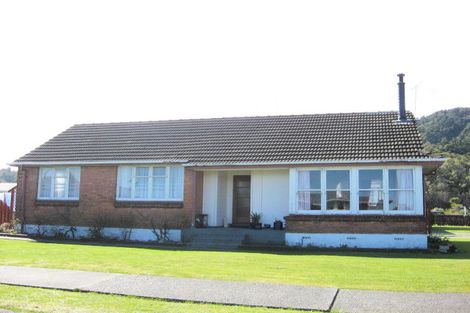 Photo of property in 1 Barkley Place, Cobden, Greymouth, 7802