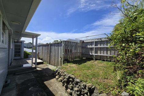Photo of property in 10 York Place, Cannons Creek, Porirua, 5024