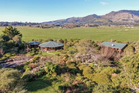 Photo of property in 10 Labyrinth Lane, Takaka, 7183