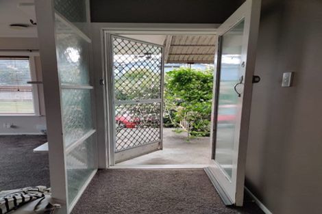 Photo of property in 4/44 Lake Road, Narrow Neck, Auckland, 0624