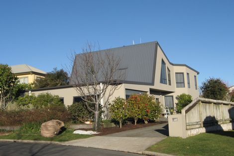 Photo of property in 8 Cadman Court, Rototuna, Hamilton, 3210