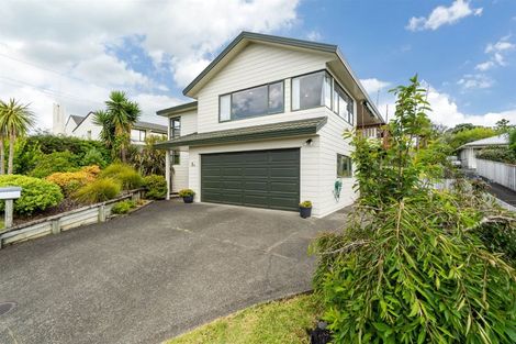Photo of property in 8a Aeroview Drive, Beach Haven, Auckland, 0626