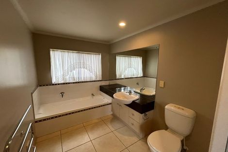Photo of property in 66 Blackwood Drive, Wattle Downs, Auckland, 2103