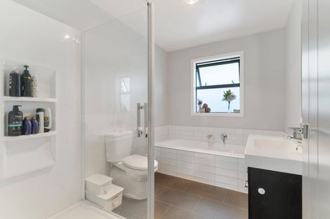 Photo of property in 6 Austin Reid Avenue, Carterton, 5713