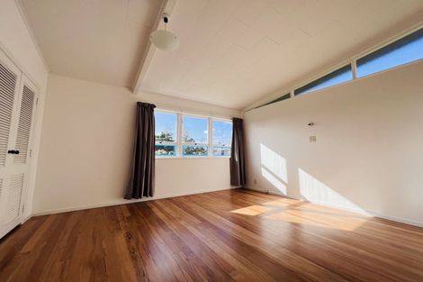 Photo of property in 122 Vodanovich Road, Te Atatu South, Auckland, 0610