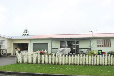 Photo of property in 2 Lockesley Place, Onerahi, Whangarei, 0110