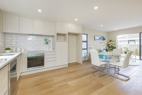 Photo of property in 8/43 Clevedon Road, Papakura, 2110