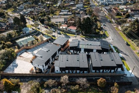 Photo of property in 2/3 Raukawa Street, Stokes Valley, Lower Hutt, 5019
