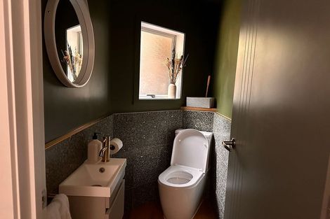 Photo of property in 61 Otitori Bay Road, Titirangi, Auckland, 0604