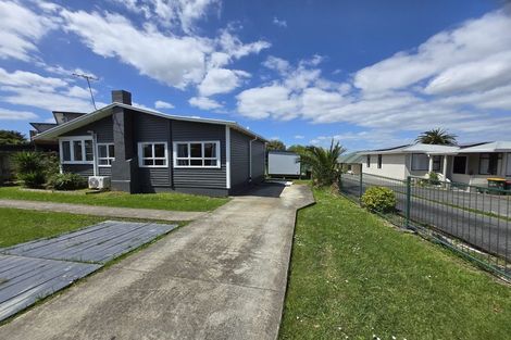 Photo of property in 40 Evans Road, Weymouth, Auckland, 2103