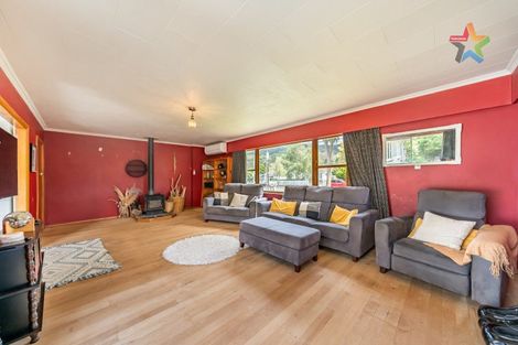Photo of property in 5 Wood Street, Wainuiomata, Lower Hutt, 5014
