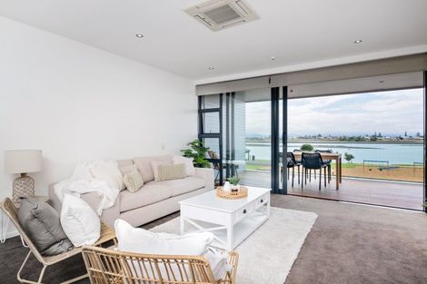 Photo of property in 306/7 Humber Street, Pandora, Napier, 4110