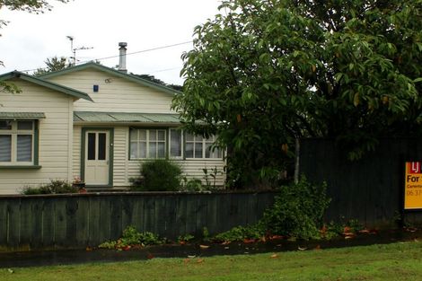 Photo of property in 30 Augustus Street, Carterton, 5713