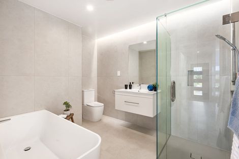 Photo of property in 115 Golf Road, Paraparaumu Beach, Paraparaumu, 5032