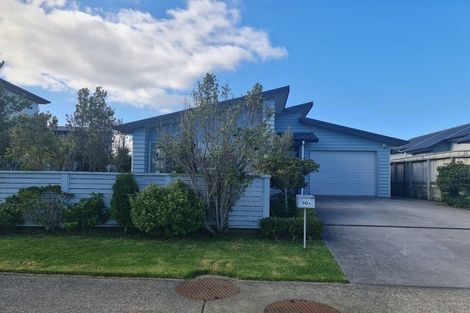 Photo of property in 90a Endeavour Drive, Whitby, Porirua, 5024