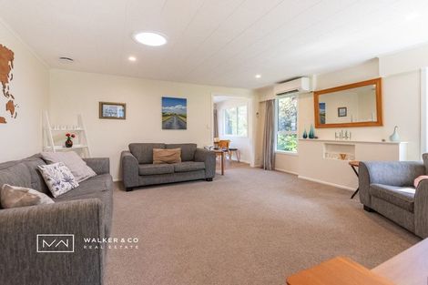 Photo of property in 40 Larchmont Grove, Totara Park, Upper Hutt, 5018
