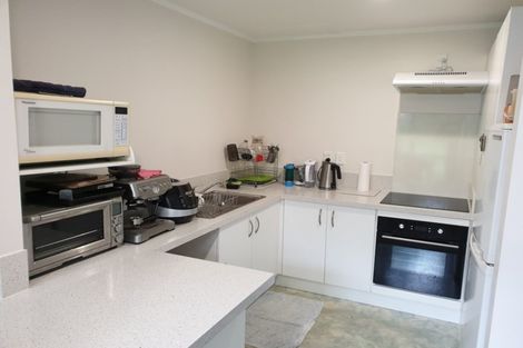 Photo of property in 8/3 Erewhon Place, Birkdale, Auckland, 0626