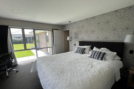 Photo of property in 14 Bernice Crescent, Yaldhurst, Christchurch, 8042