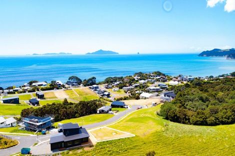 Photo of property in 4 Starlight Place, Langs Beach, 0582