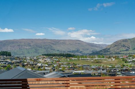 Photo of property in 21 Fenton Avenue, Wanaka, 9305
