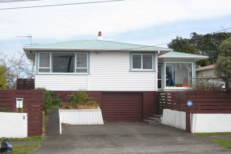 Photo of property in 124 Brooklands Road, Brooklands, New Plymouth, 4310
