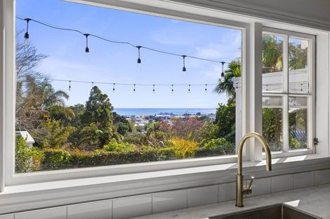 Photo of property in 5 Rogan Street, New Plymouth, 4310