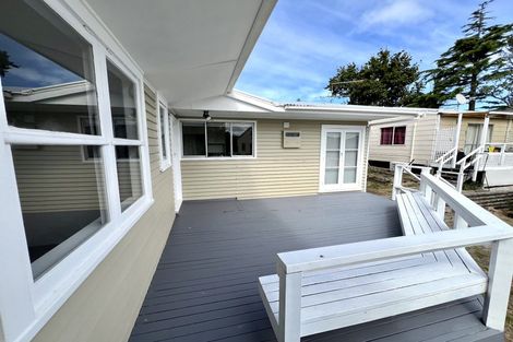 Photo of property in 5 Lex Avenue, Green Bay, Auckland, 0604