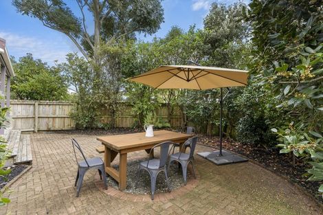 Photo of property in 8/390 West Coast Road, Glen Eden, Auckland, 0602