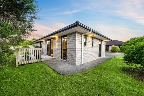 Photo of property in 69a Oraha Road, Kumeu, 0892