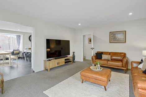 Photo of property in 15 Sawtell Place, Northcote, Christchurch, 8052