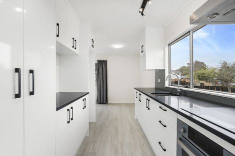 Photo of property in 2/152 Rathgar Road, Henderson, Auckland, 0610