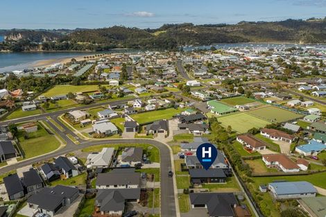 Photo of property in 15 Palm Drive, Whitianga, 3510
