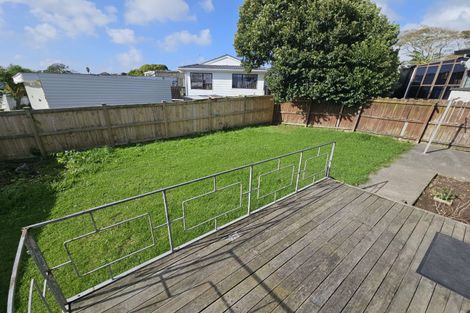Photo of property in 1/27 Silver Creek Road, Weymouth, Auckland, 2103