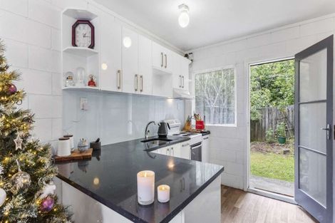 Photo of property in 3/19a Verbena Road, Birkdale, Auckland, 0626