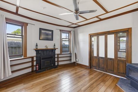 Photo of property in 42 Hinemoa Street, Paraparaumu, 5032