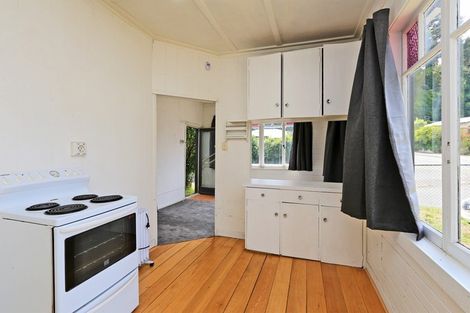 Photo of property in 80 Shakespeare Road, Bluff Hill, Napier, 4110