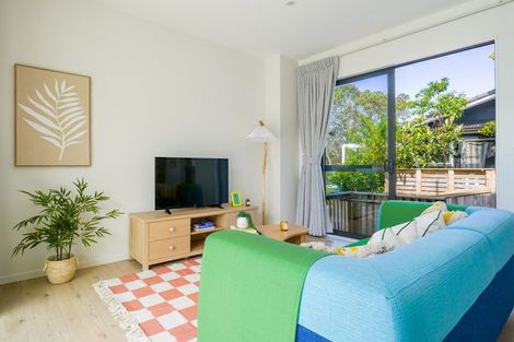 Photo of property in 2/26 Long Bay Drive, Torbay, Auckland, 0630