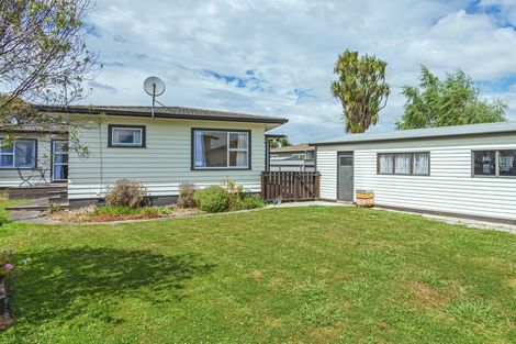 Photo of property in 42 Abraham Crescent, Milson, Palmerston North, 4414