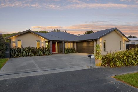 Photo of property in 25 Holbrook Way, Westmorland, Christchurch, 8025