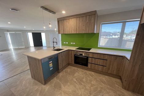 Photo of property in 9a Pah Road, Cockle Bay, Auckland, 2014