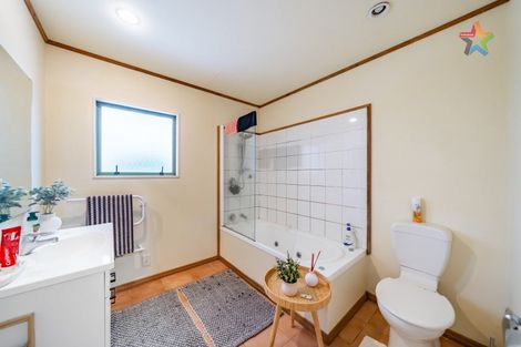 Photo of property in 16 Haast Close, Kelson, Lower Hutt, 5010