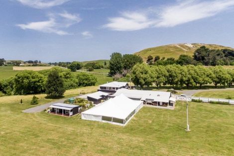 Photo of property in 797 Pourerere Road, Omakere, Waipawa, 4271