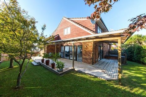 Photo of property in 92 Manhattan Heights, Glendene, Auckland, 0602