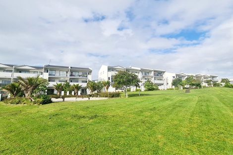 Photo of property in 1e/60 Masons Road, Oteha, Auckland, 0632