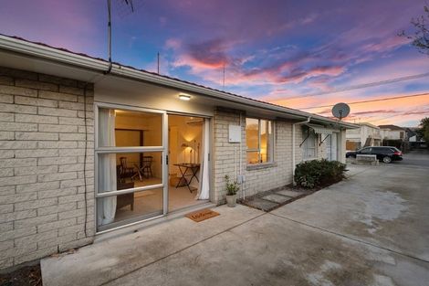 Photo of property in 2/33 Fairfield Avenue, Addington, Christchurch, 8024