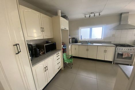 Photo of property in 36 Cambridge Terrace, Papatoetoe, Auckland, 2025